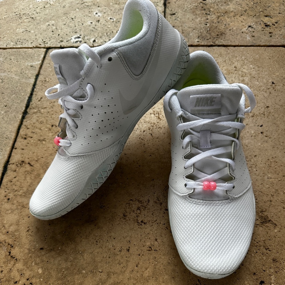 Nike Women's Sideline IV Cheerleading Shoes 7